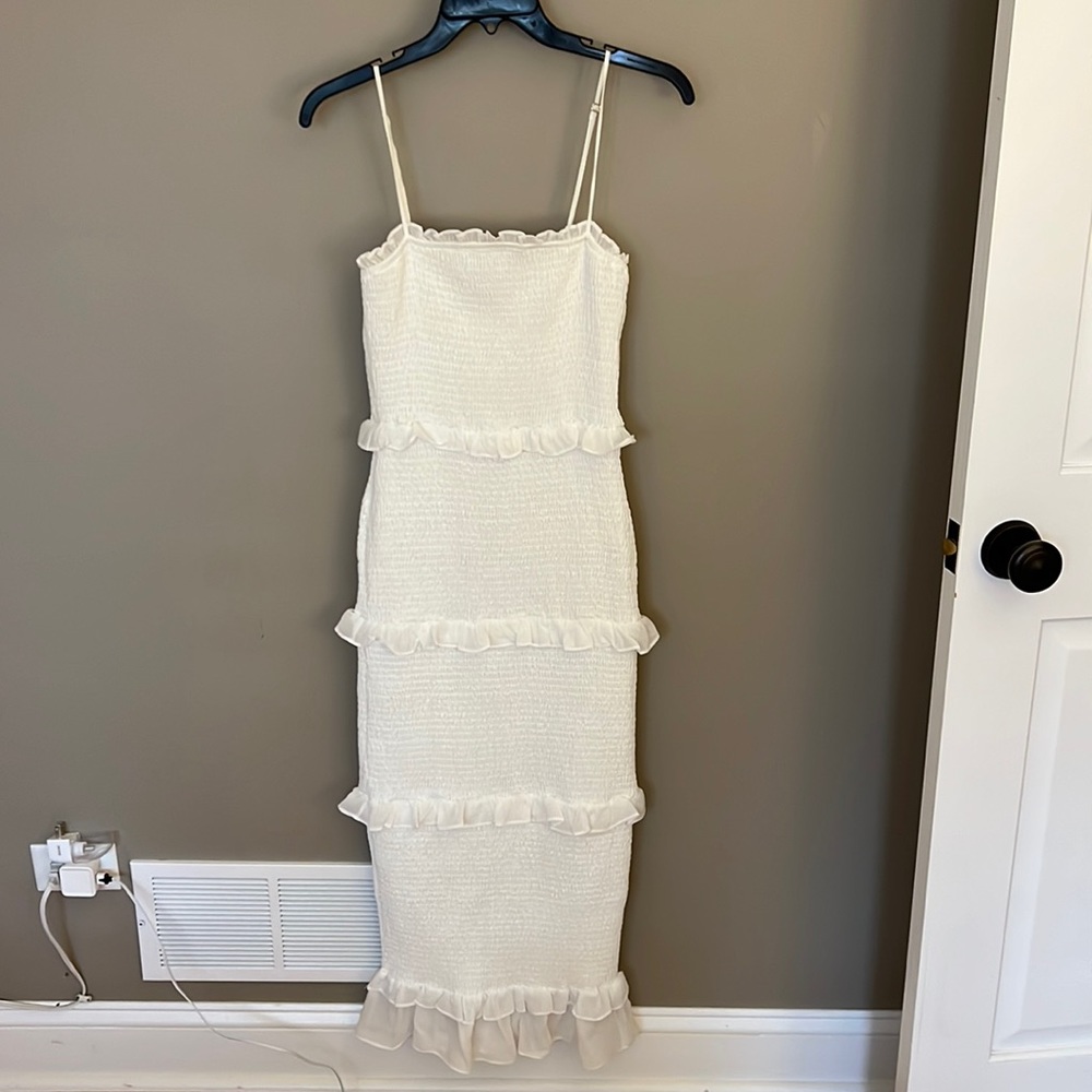 GEORGETTE SMOCKED MIDI DRESS - BRIGHT WHITE. Bebe dress never worn! Medium!